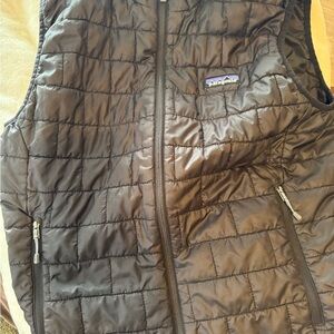 MEN’S BLACK NANO PUFF VEST🔥